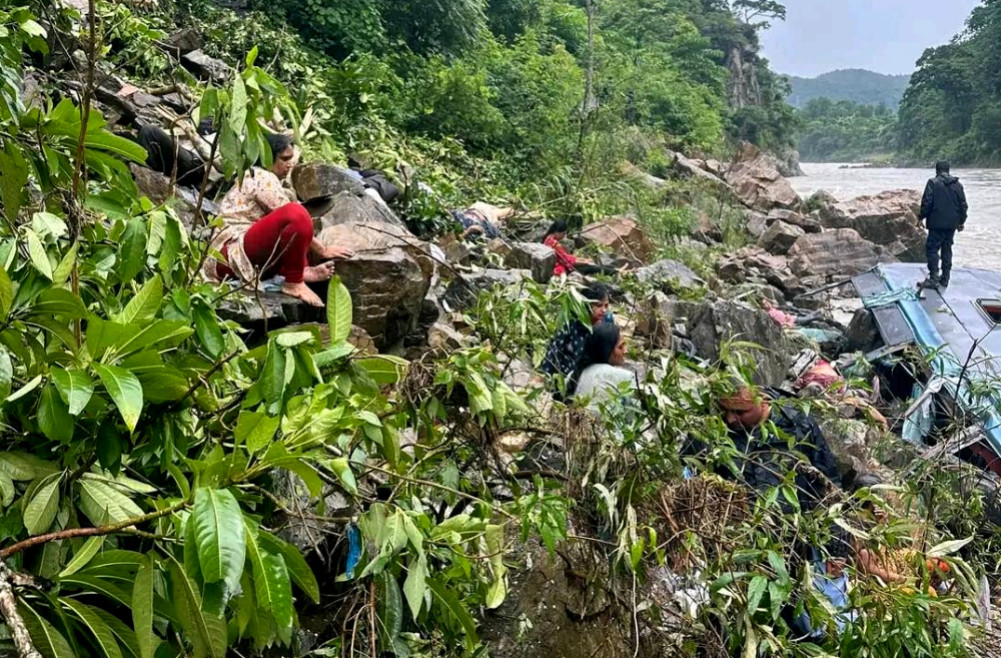 Indian passenger bus plunges into Marsyangdi River in Nepal, 14 confirmed dead